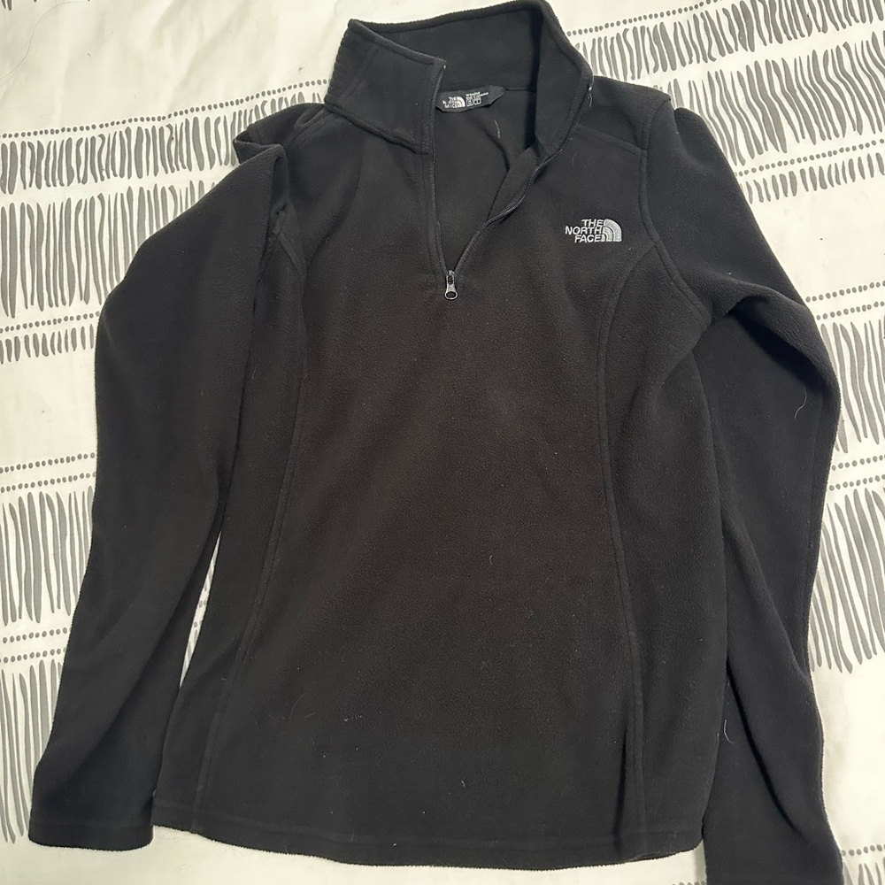 Barely used women north face fleece 3/4 ziper black